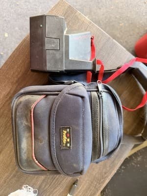 Polaroid Cool Cam 600 Instant Camera Red Black with Case and Manual - Thumbnail 3
