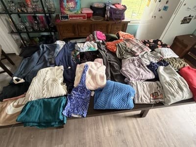 Women’s/Juniors Clothing Bundle Lot – Size Large - Thumbnail 6