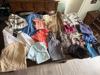Size Med Lot of Mixed women/junior Clothing Multicolor Various Styles - Thumbnail 10