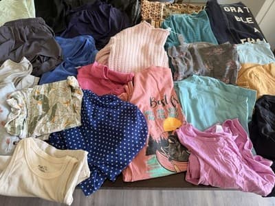 Size Med Lot of Mixed women/junior Clothing Multicolor Various Styles - Thumbnail 14