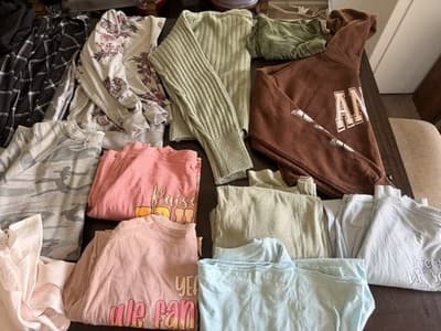 Size Med Lot of Mixed women/junior Clothing Multicolor Various Styles - Thumbnail 15
