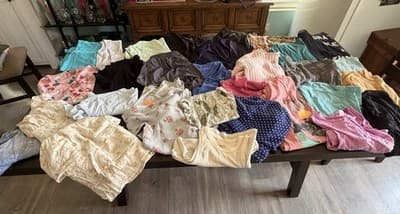 Size Med Lot of Mixed women/junior Clothing Multicolor Various Styles - Thumbnail 12