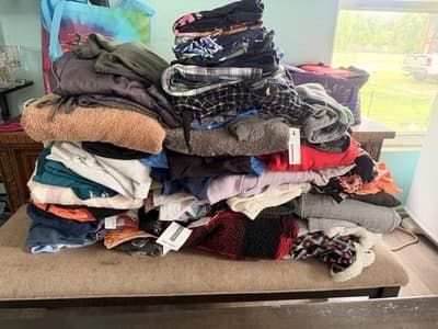 Women’s/Juniors Clothing Bundle Lot – Size Large - Thumbnail 10