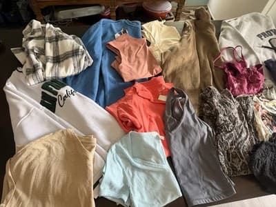 Size Med Lot of Mixed women/junior Clothing Multicolor Various Styles - Thumbnail 9