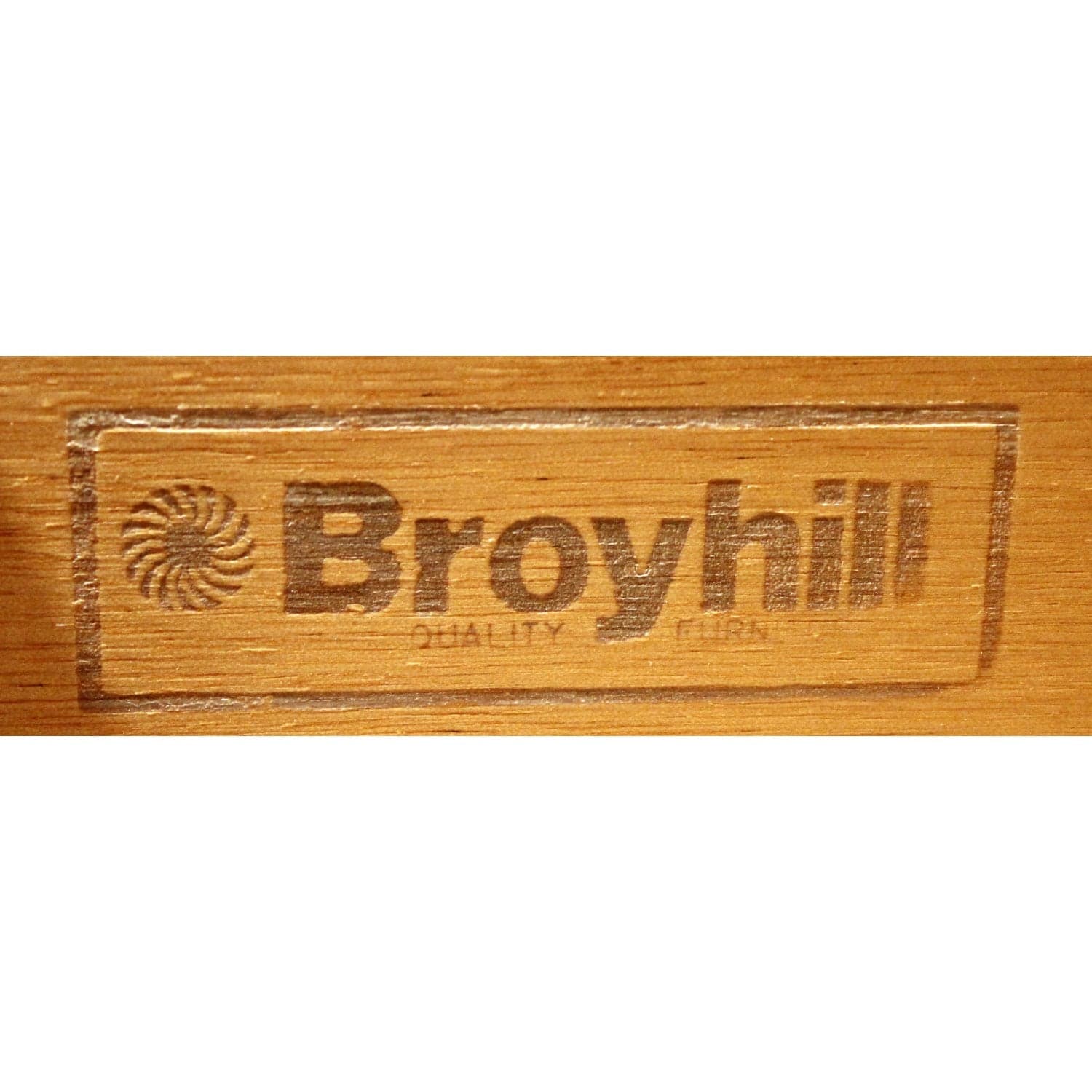 Broyhill 5 Drawer Pine Chest - Thumbnail 5