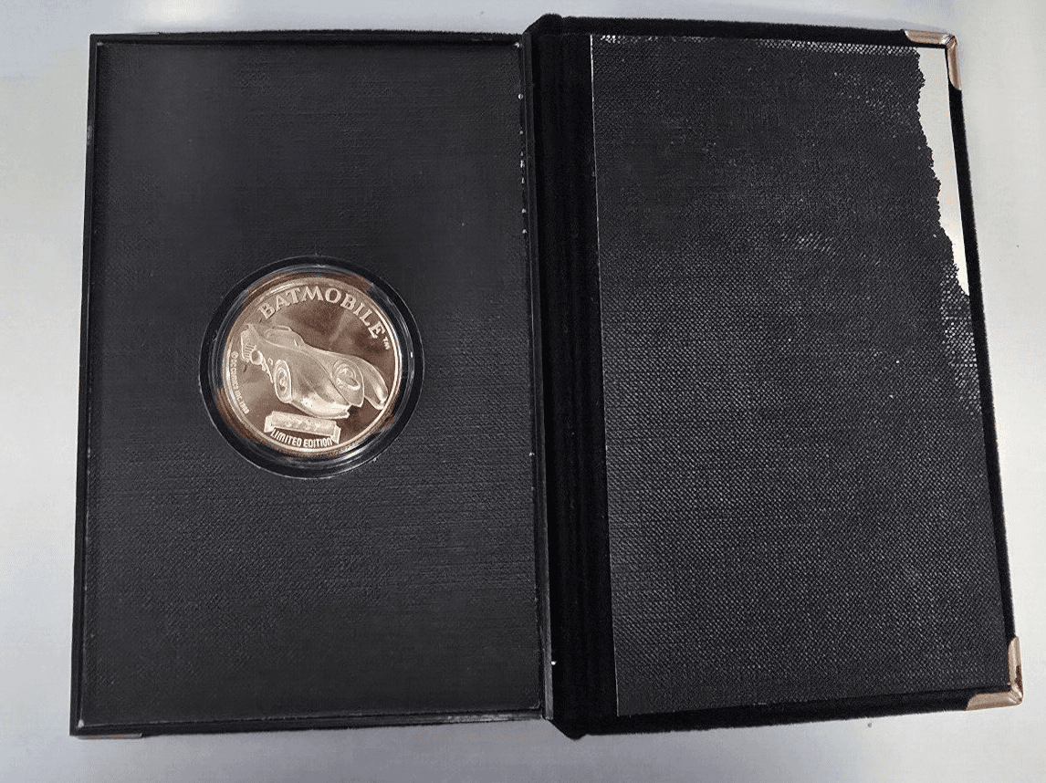 Batman GOTHAM CITY 1939-1989 50th Anniversary Proof Silver Coin - Thumbnail 3