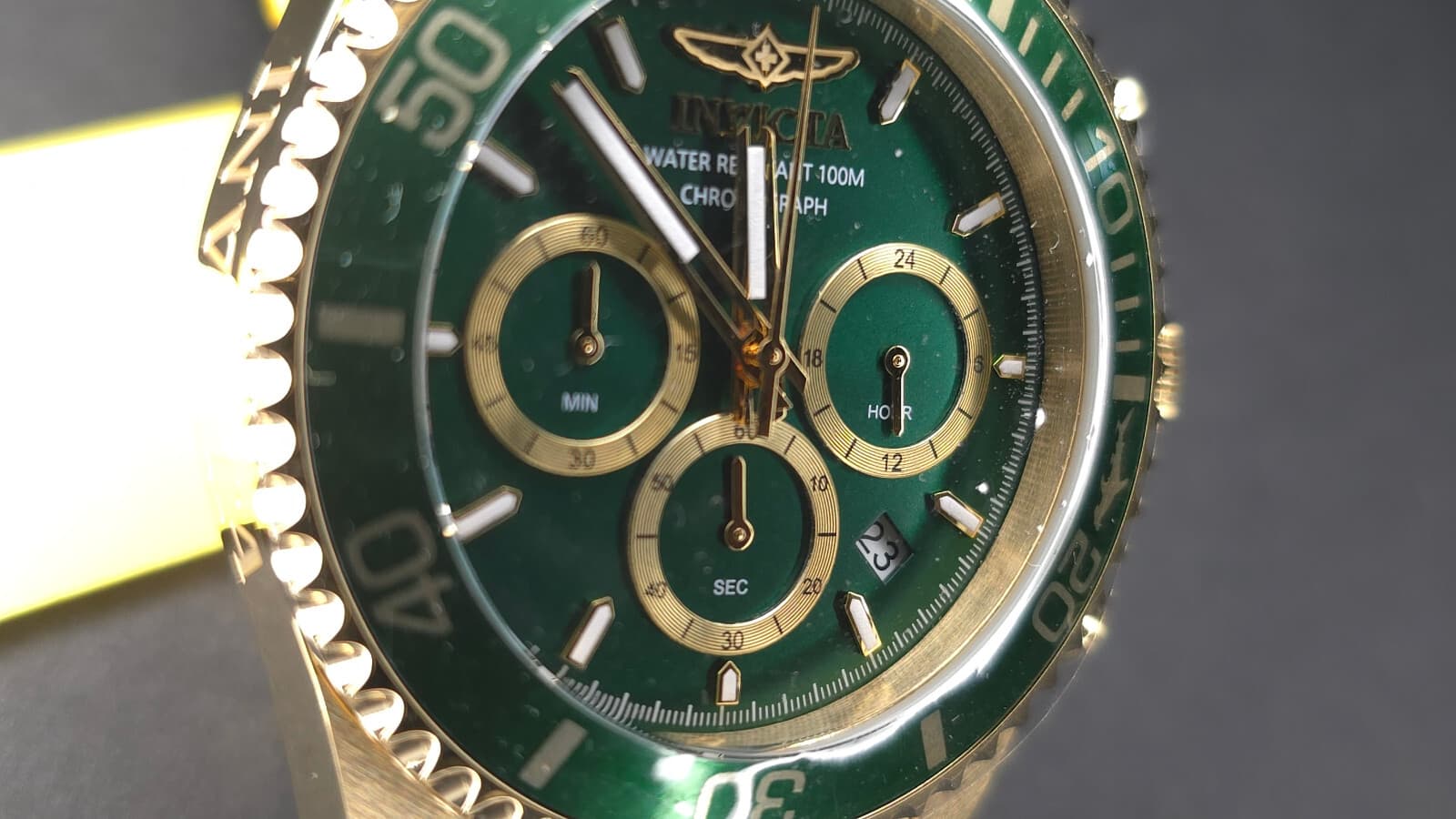 Invicta Pro Diver Titan Men's Luxury Watch Chrono Green Dial - 43mm, Gold - Thumbnail 4