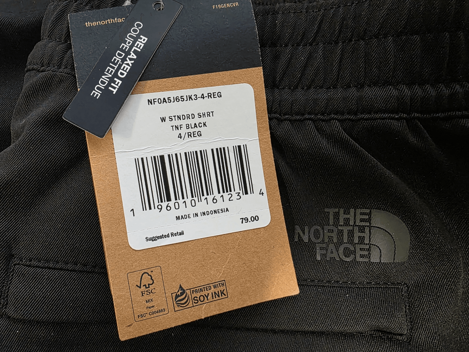 THE NORTH FACE Women Size 4 Reg Black Standard Side Zip 4" Shorts Relaxed Fit - Thumbnail 4