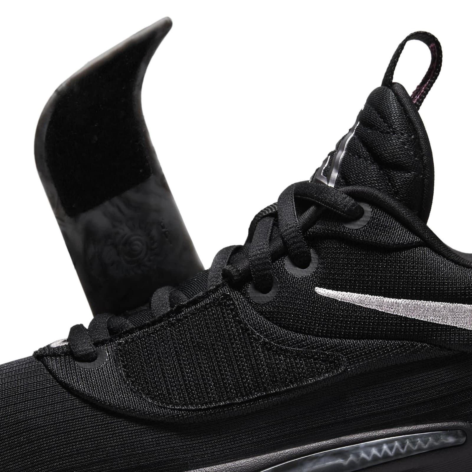 Nike Zoom Freak 3 Grade-School Black Mettalic Silver Basketball Size 6Y - Thumbnail 7