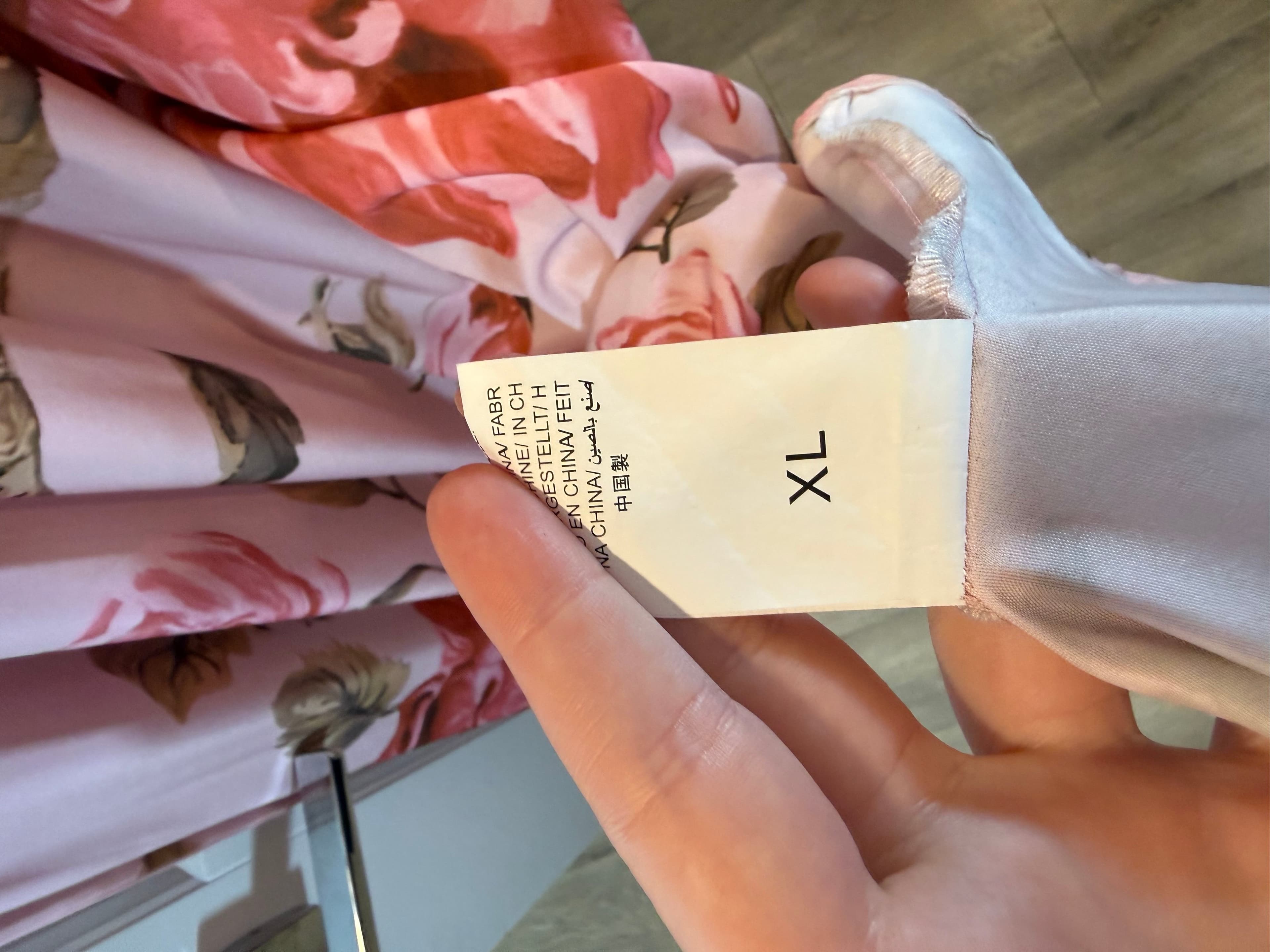 SHEIN Floral Pink Maxi Dress with Button Front and Collar - Thumbnail 3