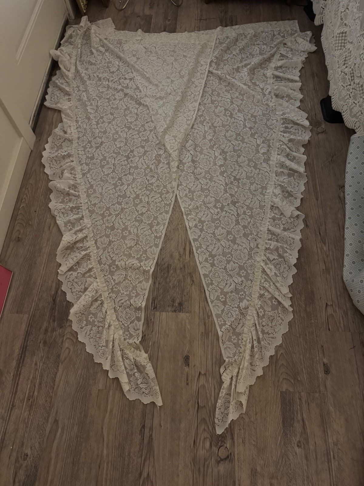vintage white lace curtains Cottage Farmhouse look - Image 1