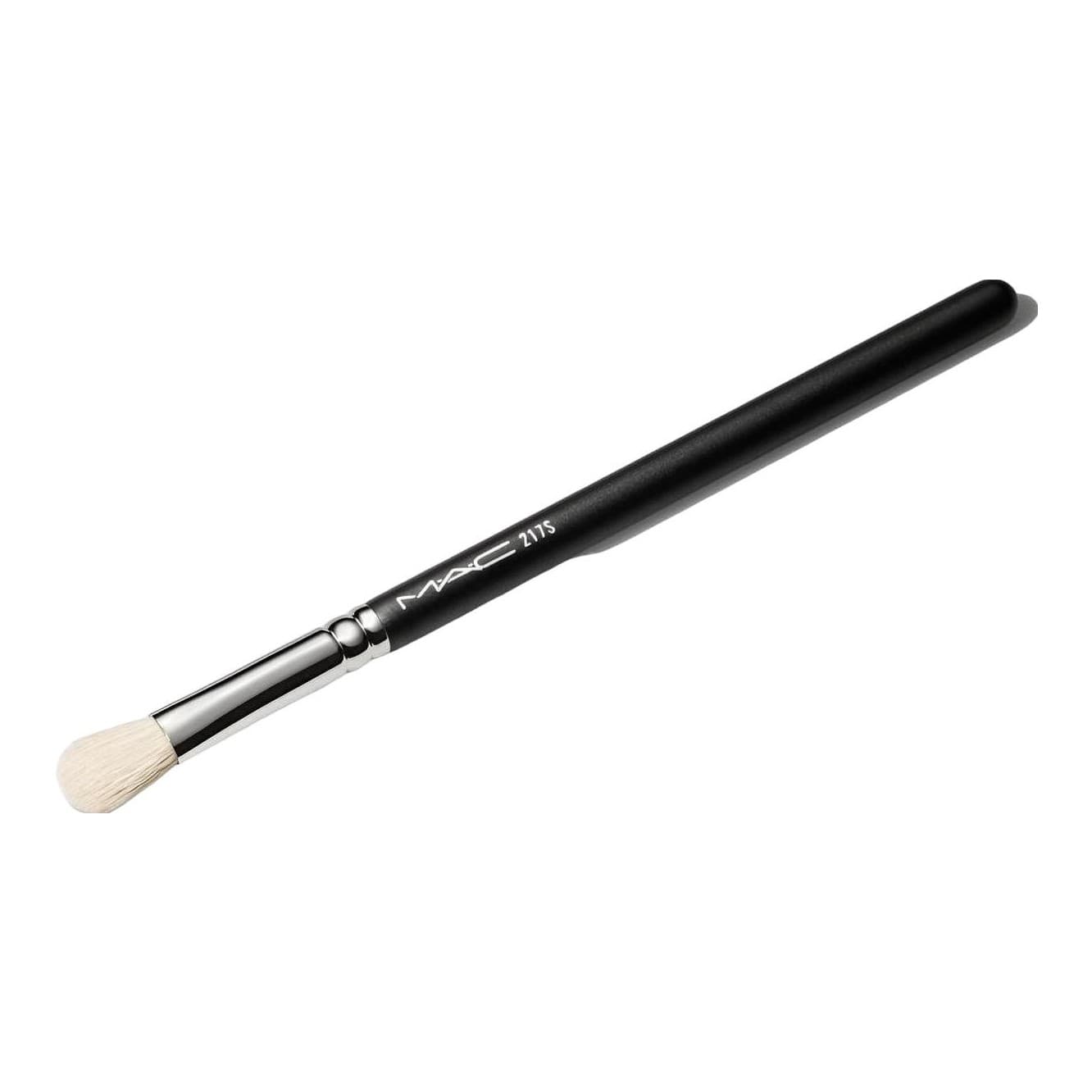 Morphe M210 Small Chisel Fluffy Detail Brush - Thumbnail 6