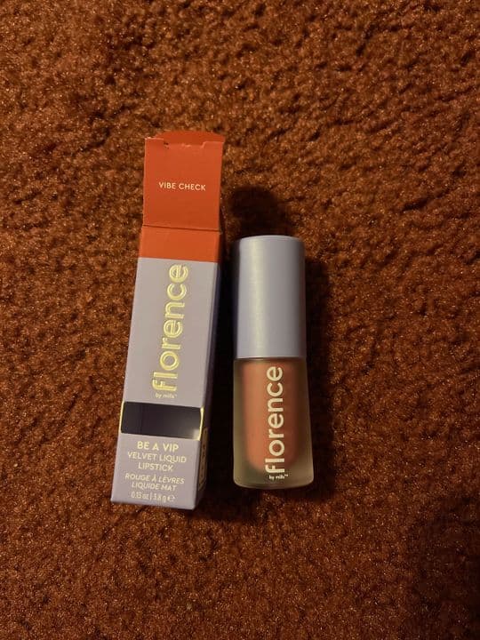 Florence by Mills Be a VIP Velvet Liquid Lipstick - Nude - Thumbnail 3