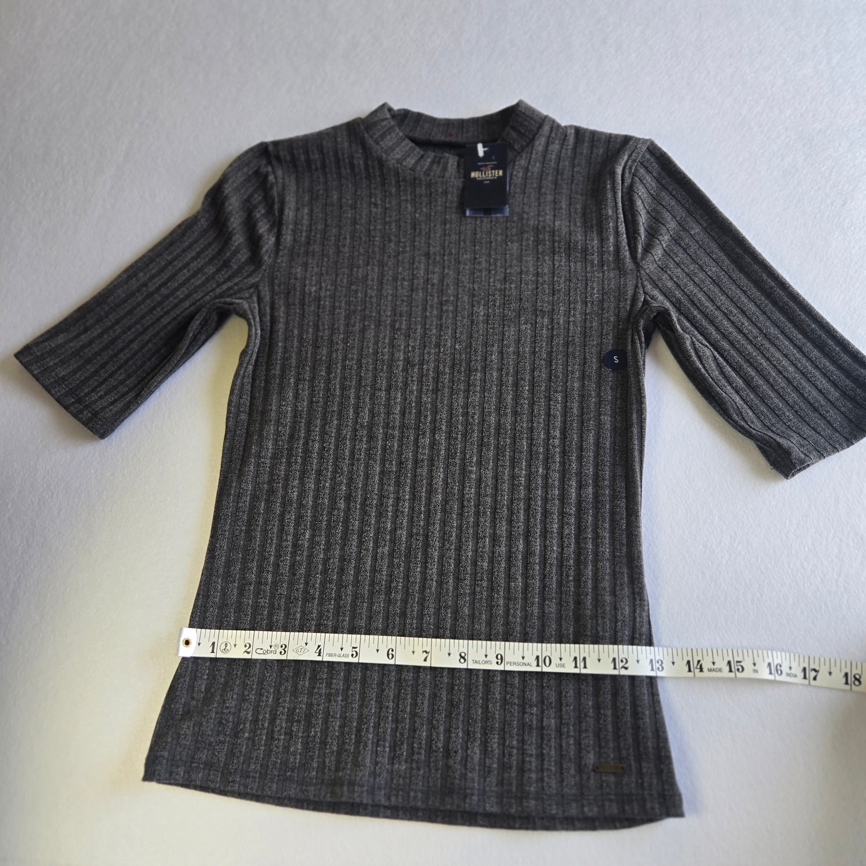 Hollister Ribbed Knit Top Gray Size S