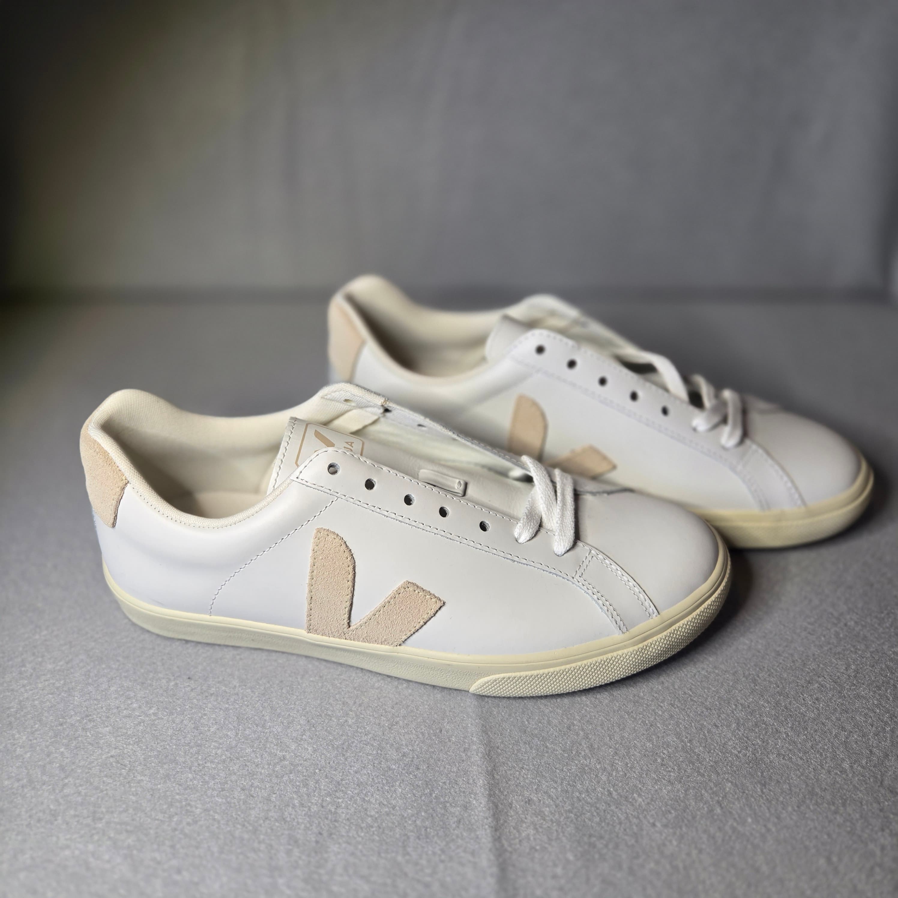 Veja Esplar White Leather Sneakers with Suede Accents