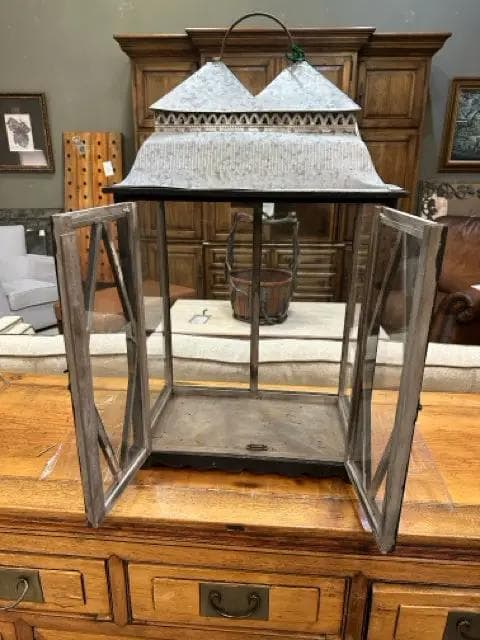 Tin Top 2 Door Metal Lantern - Thumbnail 2