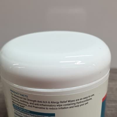 Vetnique DermaBliss Anti-Itch & Allergy Relief Wipes for Dogs Itching Allergy - Thumbnail 3
