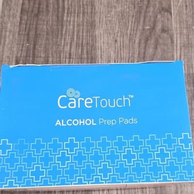 CareTouch Sterile Gamma-Sterilized 70% Isopropyl Alcohol Prep Pads Medium AP300