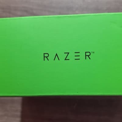Razer Seiren V3 Mini White Edition USB Microphone Tap-to-Mute LED Supercardioid - Thumbnail 4