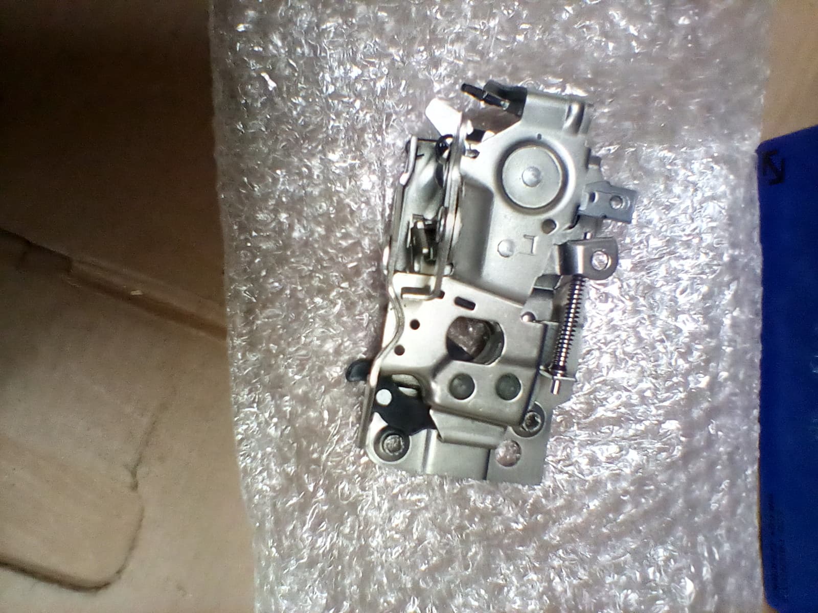 Front Left Driver Side Door Latch Assembly Chevy Silverado and GMC Sierra Trucks 2007-14 - Thumbnail 3