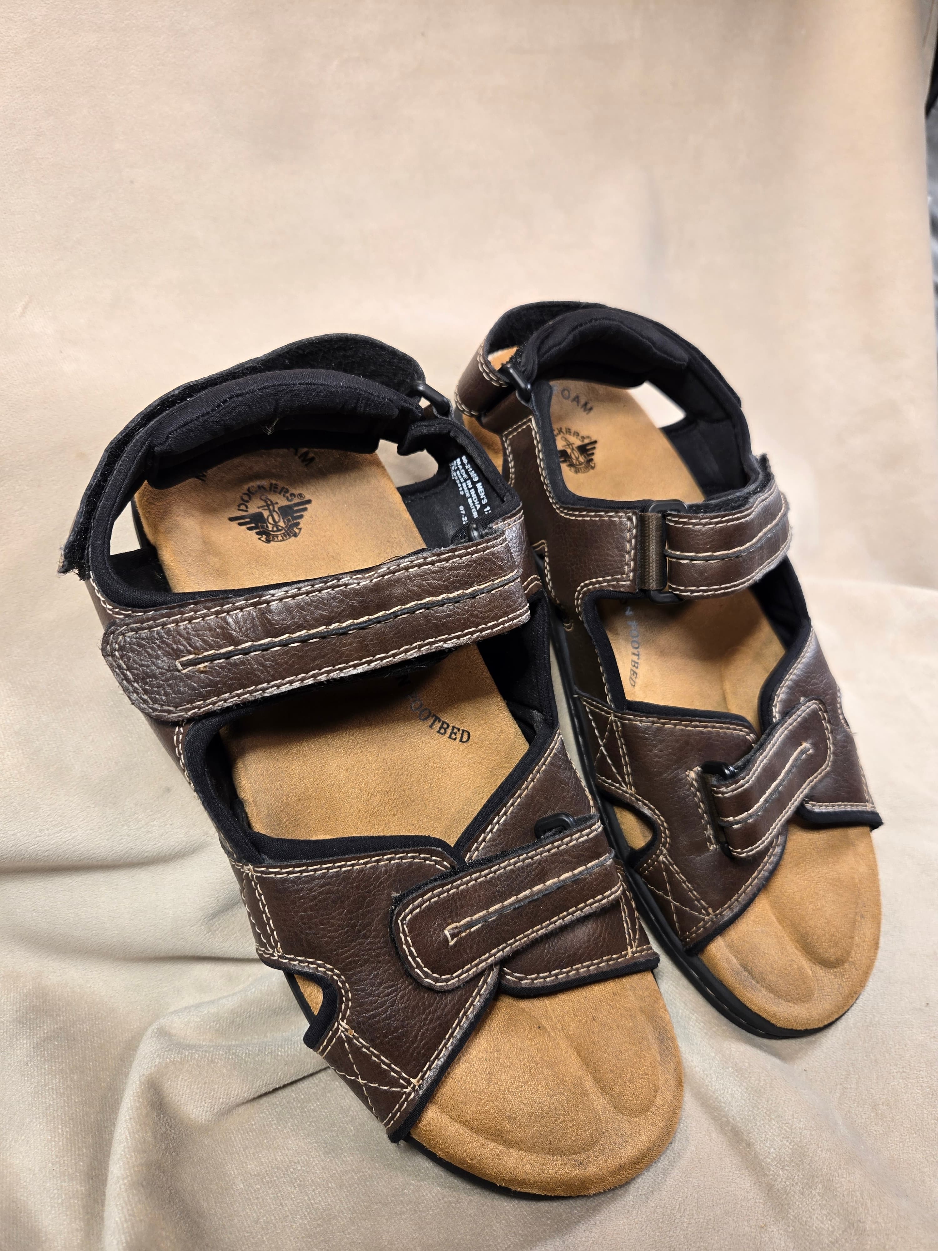 Dockers Men's Newpage Three-Strap Memory Foam Sandals - Brown - Thumbnail 3