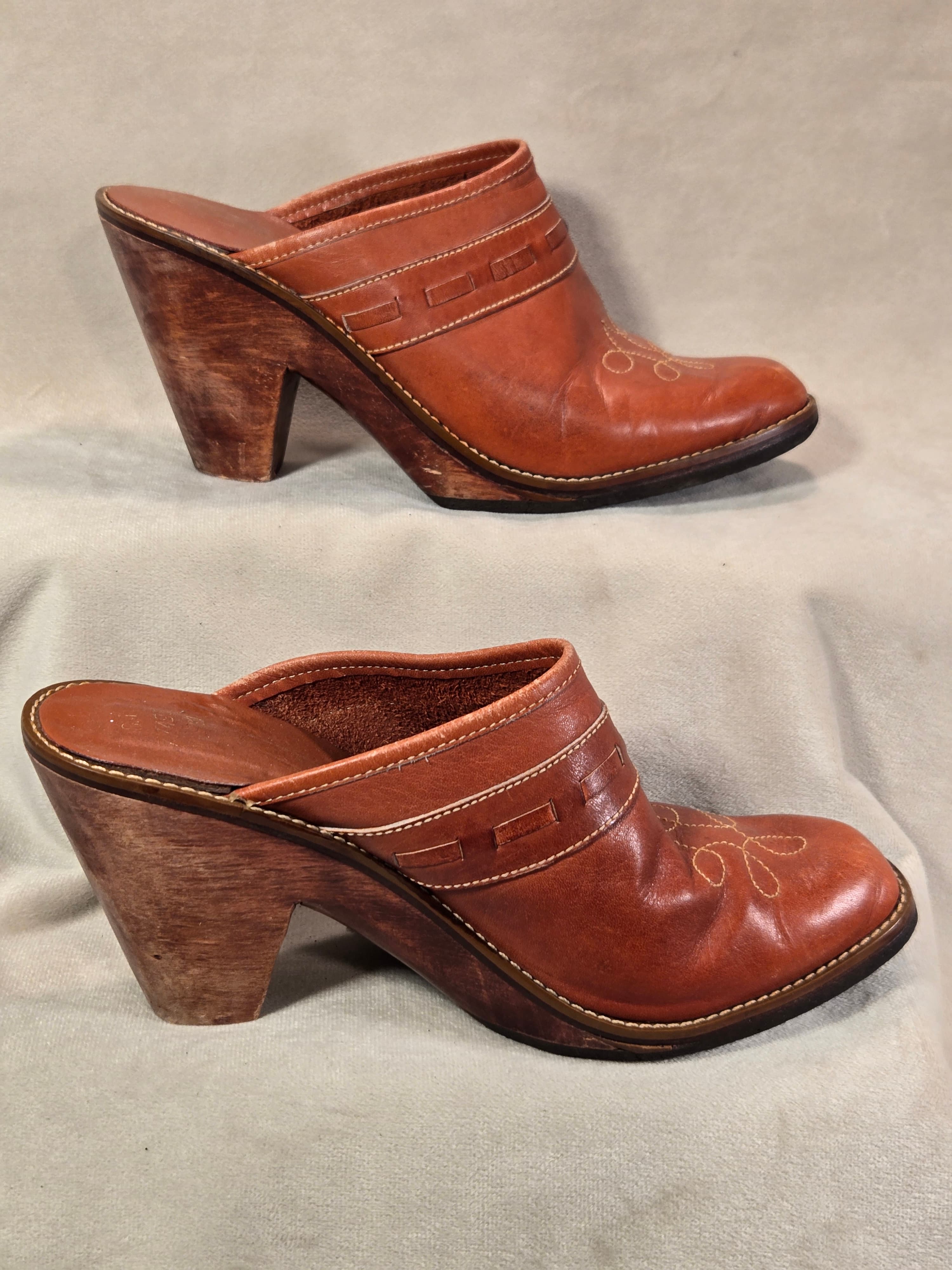 Vintage Brown Leather Clogs with Embroidered Detail - Thumbnail 2