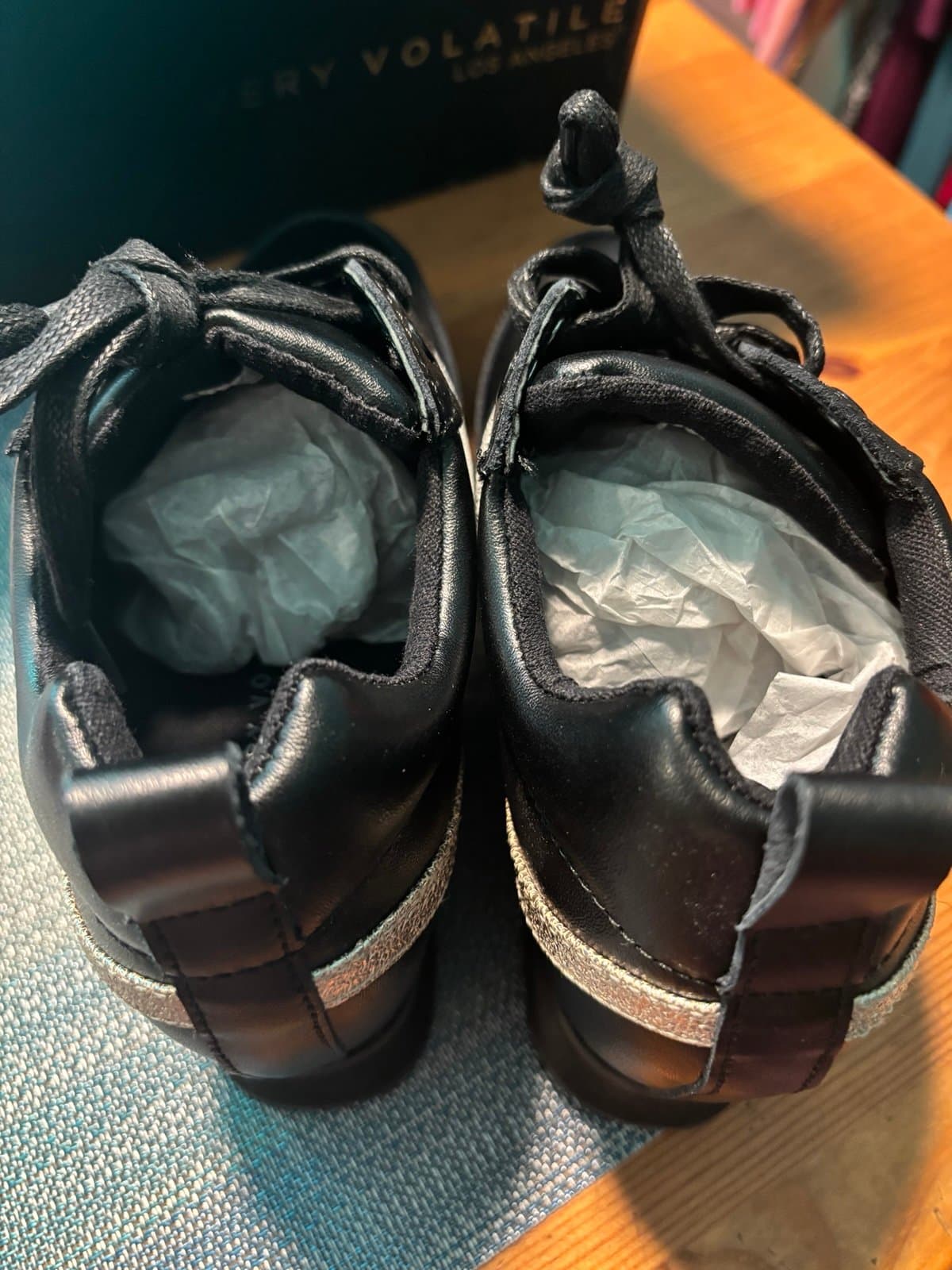 Leather Fashion Sneaker - Size 7 Women - Thumbnail 3