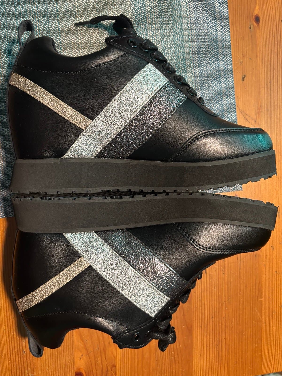 Leather Fashion Sneaker - Size 7 Women - Thumbnail 2