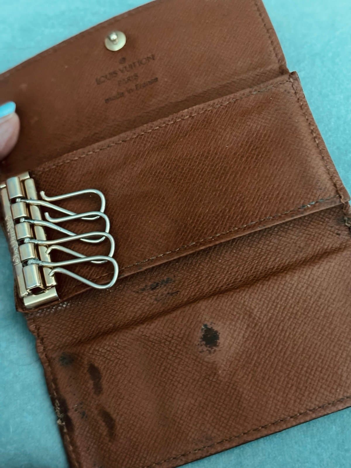 Authentic Louis Vuitton 4 Key Holder - Vintage & Preloved - Thumbnail 5