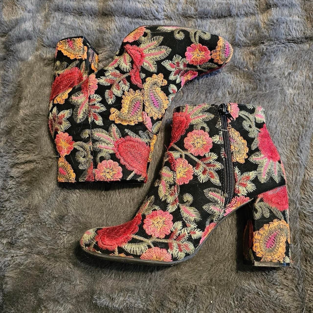 MIA Brocade Embroidery Boots - Size 7 - Thumbnail 3