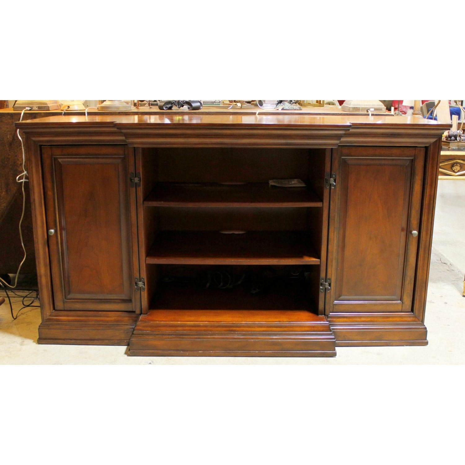 Bassett Media Console w/ Reversible Doors - Mahogany Finish - Thumbnail 4