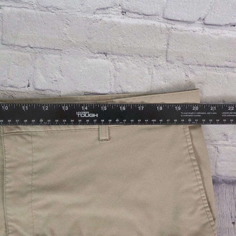 Chaps Men's 40 Tan Cargo Stretch Performance Golf Shorts