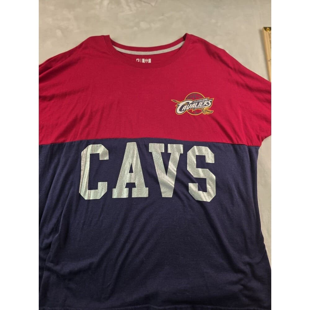 NBA Cleveland Cavaliers Mens XL Long Sleeve Pullover‎