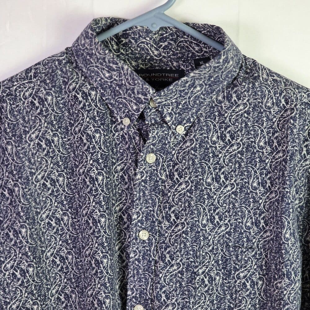 Roundtree & Yorke Men’s XL Blue Dotted Paisley Long Sleeve Button Down - Thumbnail 2
