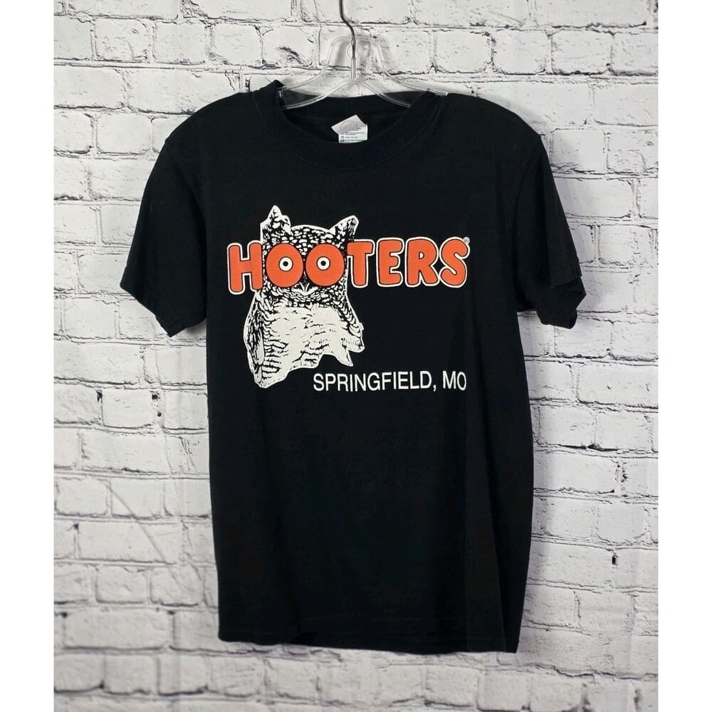 Vtg 90s Hooters Springfield MO Black Small Graphic T-Shirt - Thumbnail 8