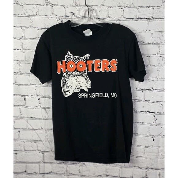 Vtg 90s Hooters Springfield MO Black Small Graphic T-Shirt - Thumbnail 9