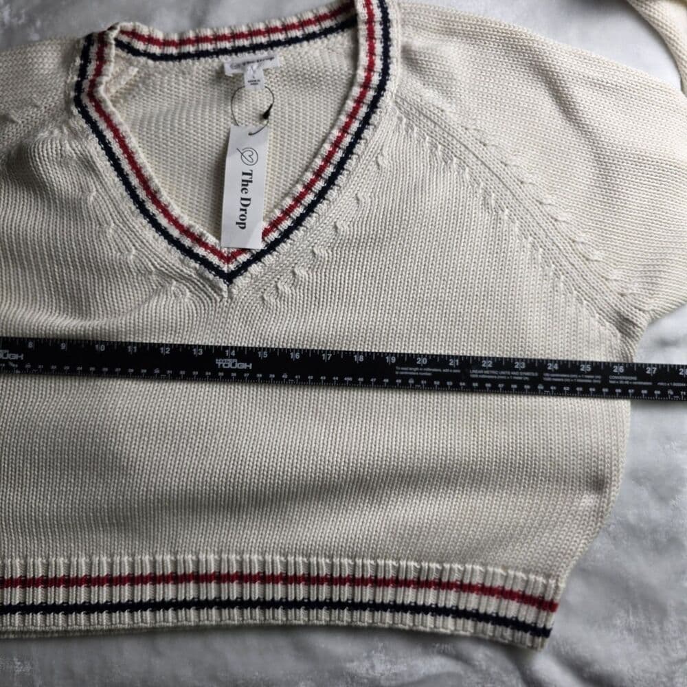NWT The Drop Women's Large White W/ Red V-Neck Sweater - Thumbnail 3