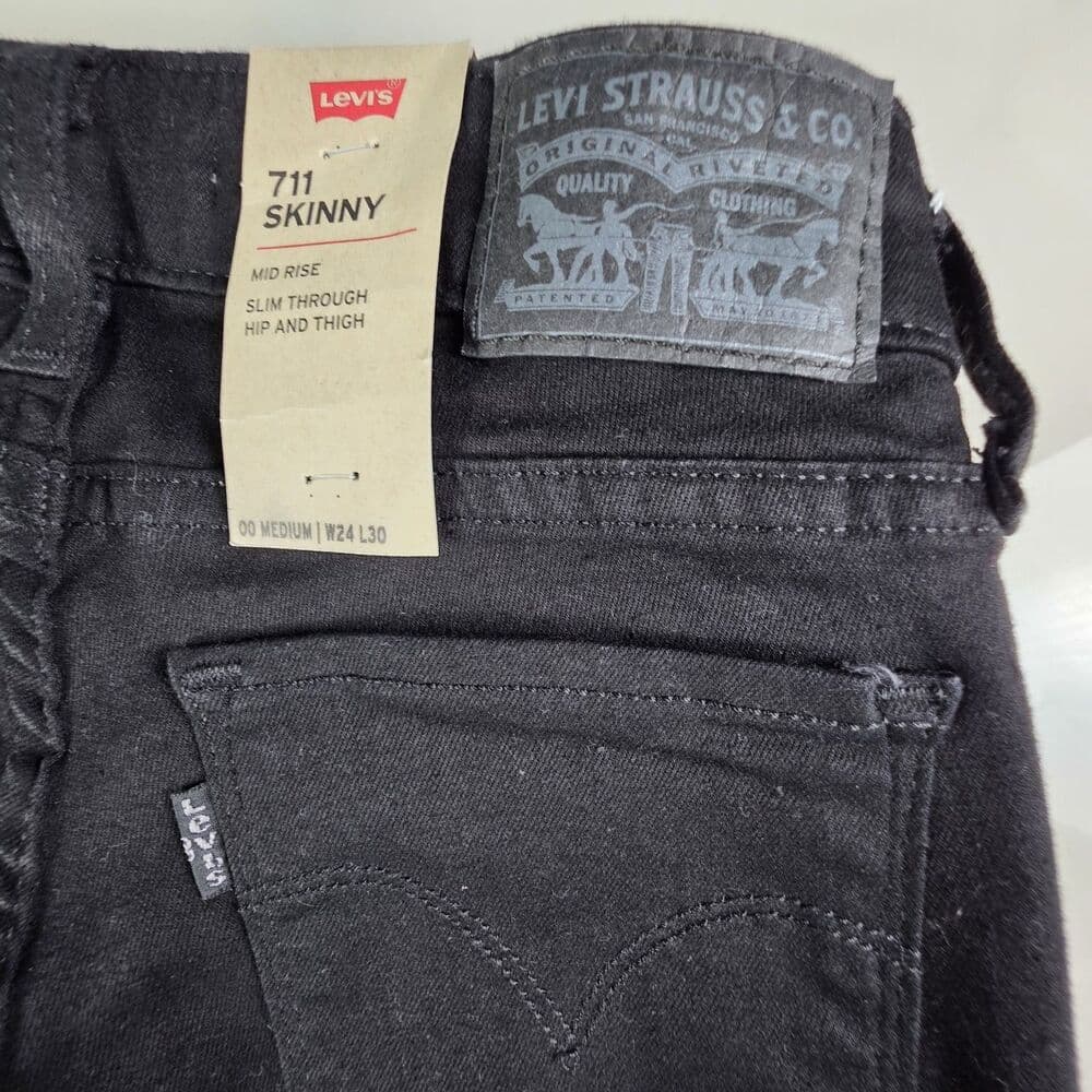 NWT Levi's 711 Skinny High Rise Jeans‎ - Black, Hypersoft Fabric, Size 24W - Thumbnail 6
