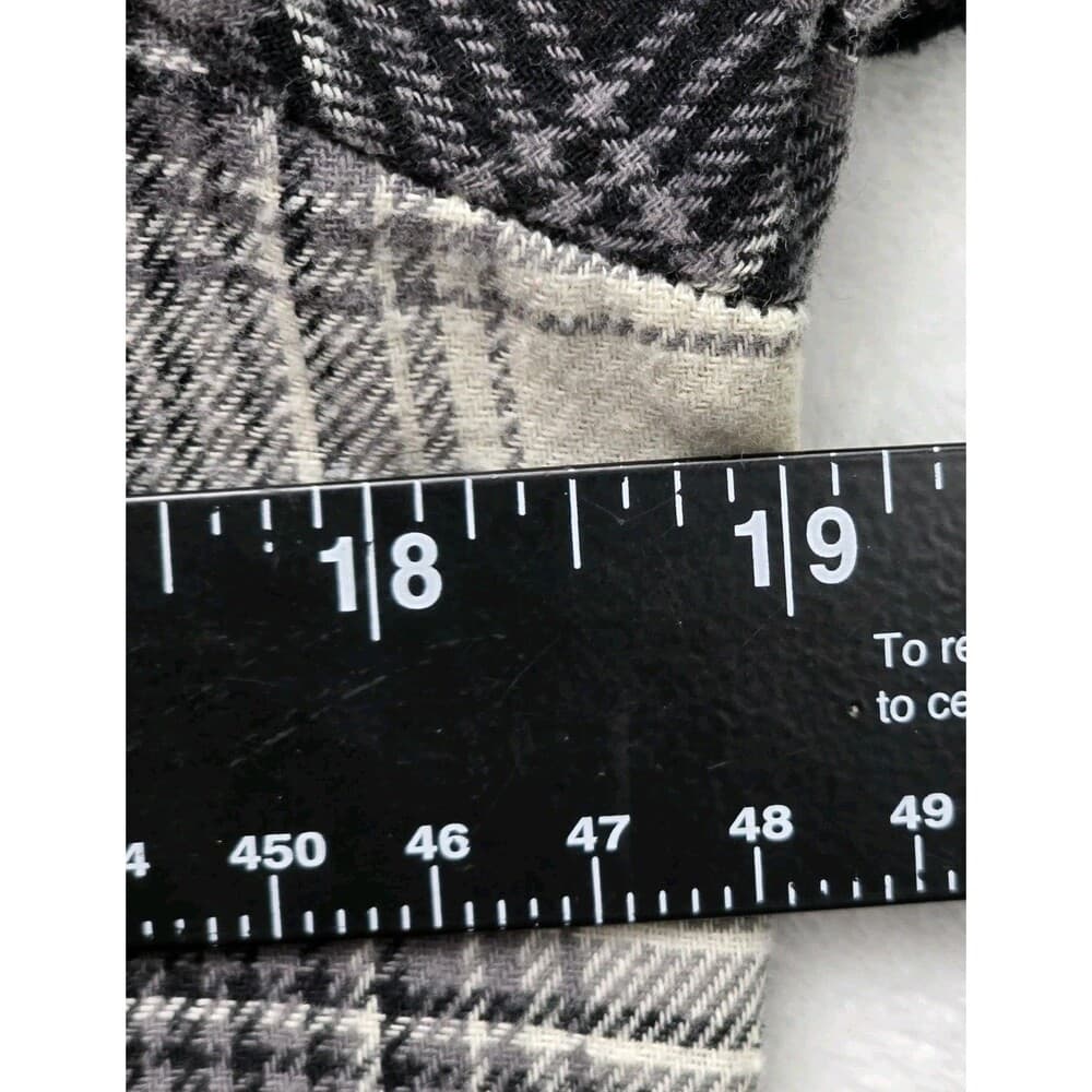 Northeast Outfitters Women's Small Gray & Black‎ Flannel Long Sleeve Button Down - Thumbnail 5