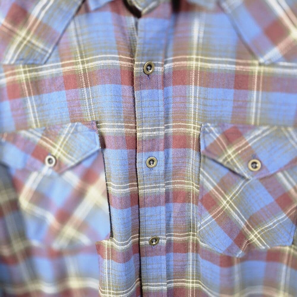 Wrangler Men's‎ Small Blue Plaid Long Sleeve Flannel Button Up Shirt - Thumbnail 2