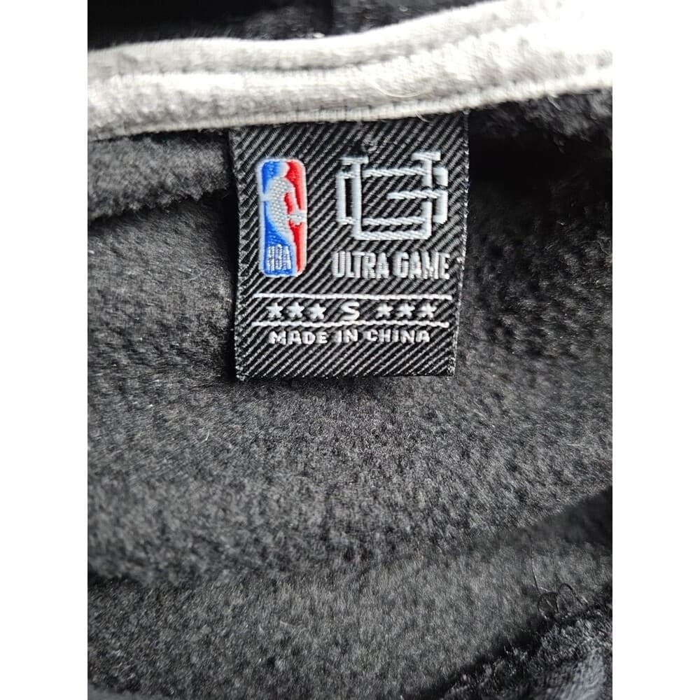 Milwaukee Bucks Small Black Long Sleeve Hoodie - Thumbnail 2