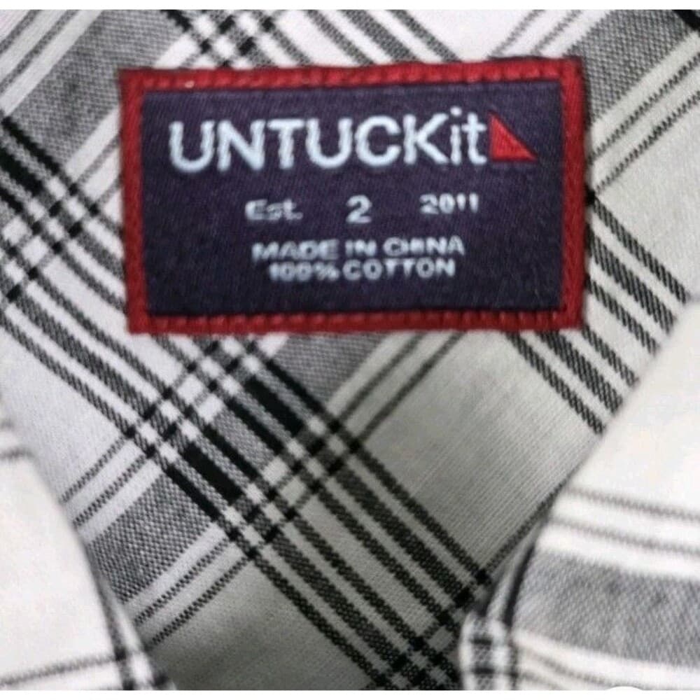 NWOT Untuckit Women’s Marina Plaid Long Sleeve Button Down In Sizes 0, 2, 4 & 6 - Thumbnail 2
