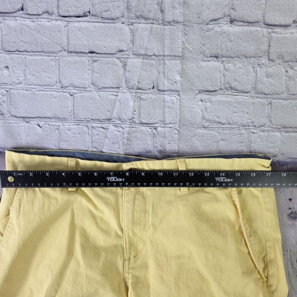 Chaps Yellow Shorts Men's Size 34 Flat Front Summer Beach Fun Golf - Thumbnail 2