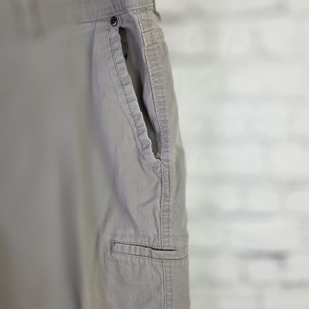 Weatherproof Men's 42" Khaki Cargo Shorts - Thumbnail 3
