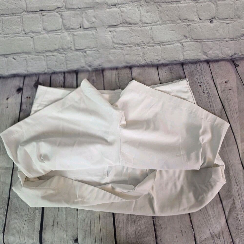 Nike Golf Dry Fit Size 10 Ivory/Off White Shorts - Thumbnail 8