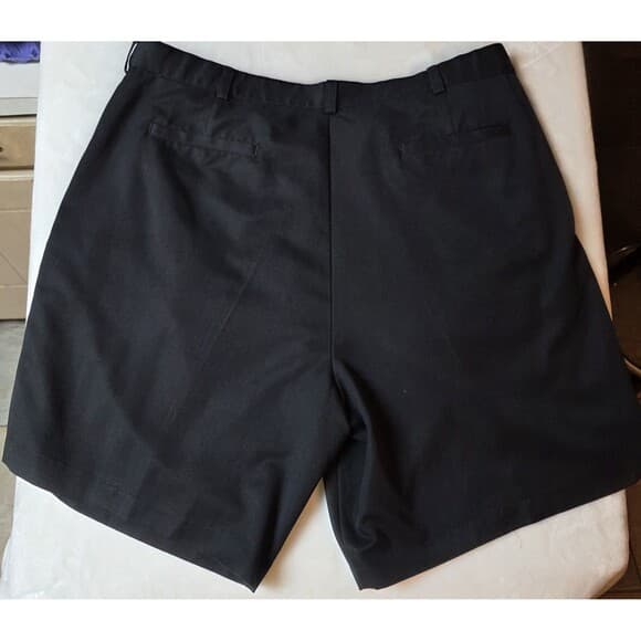 IZOD Men's XFG Men's Size‎ 40 Black Golf Shorts - Thumbnail 8