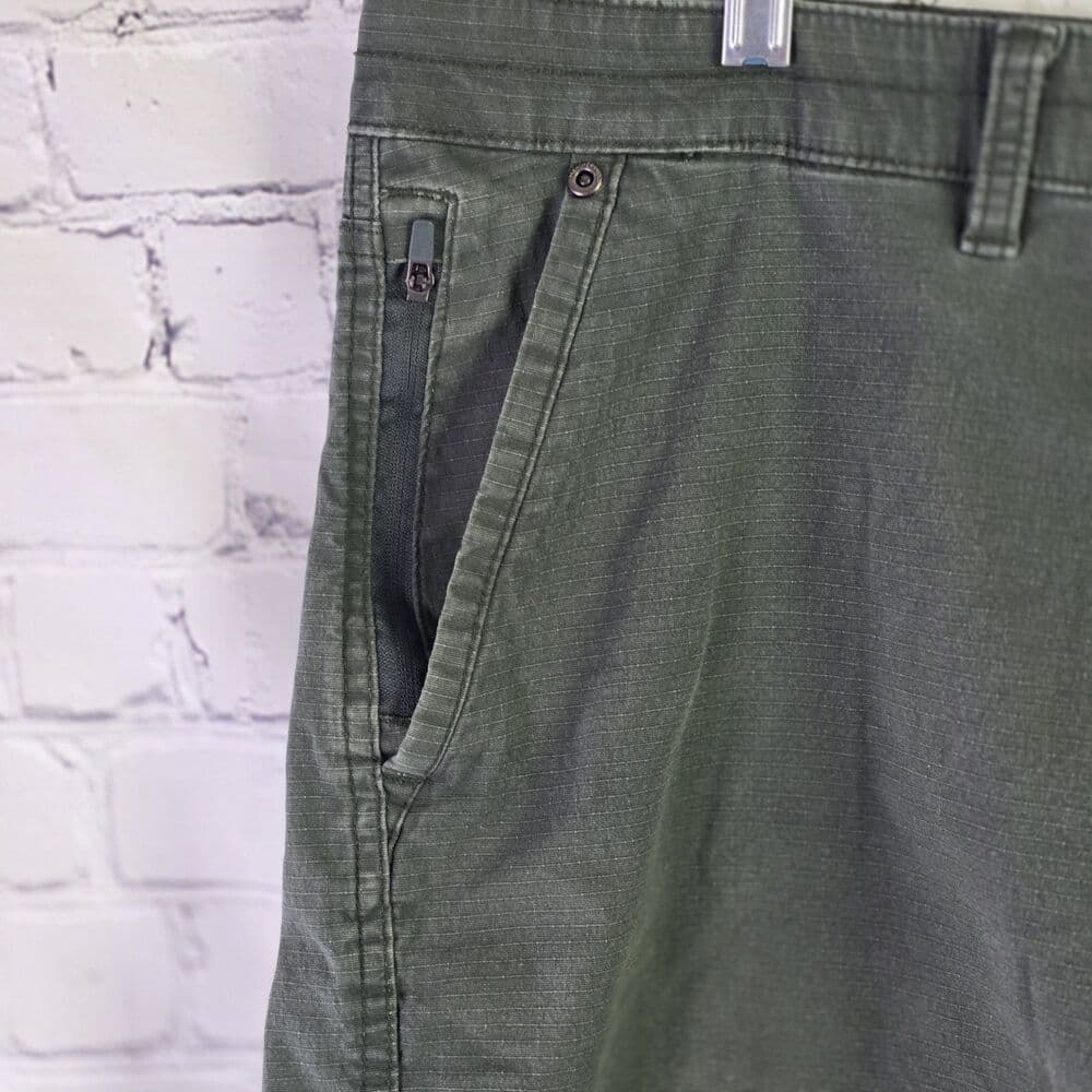 Weatherproof Mens 42" Green Cargo Hiking Shorts - Thumbnail 9