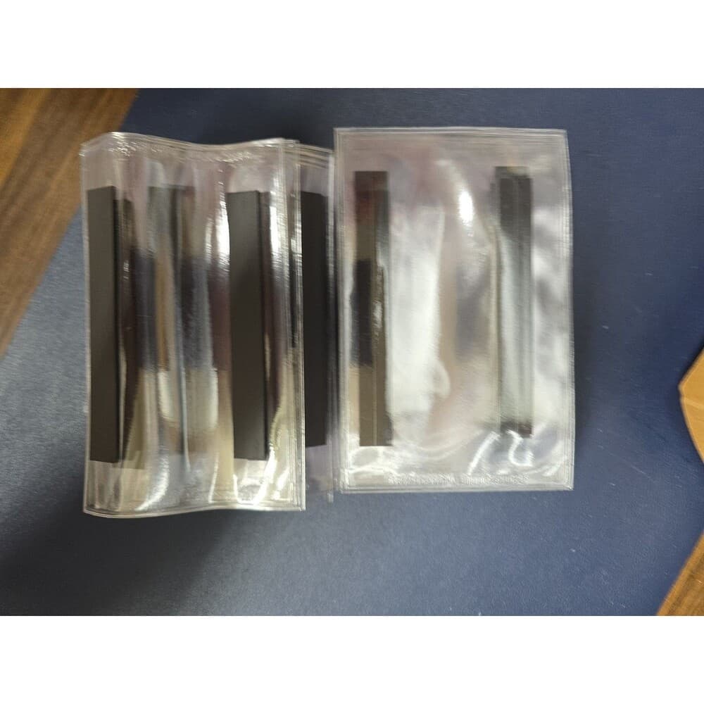 Uline S-6381 Magnetic Vinyl Envelope 5" x 3" (Box of 50) - Thumbnail 2