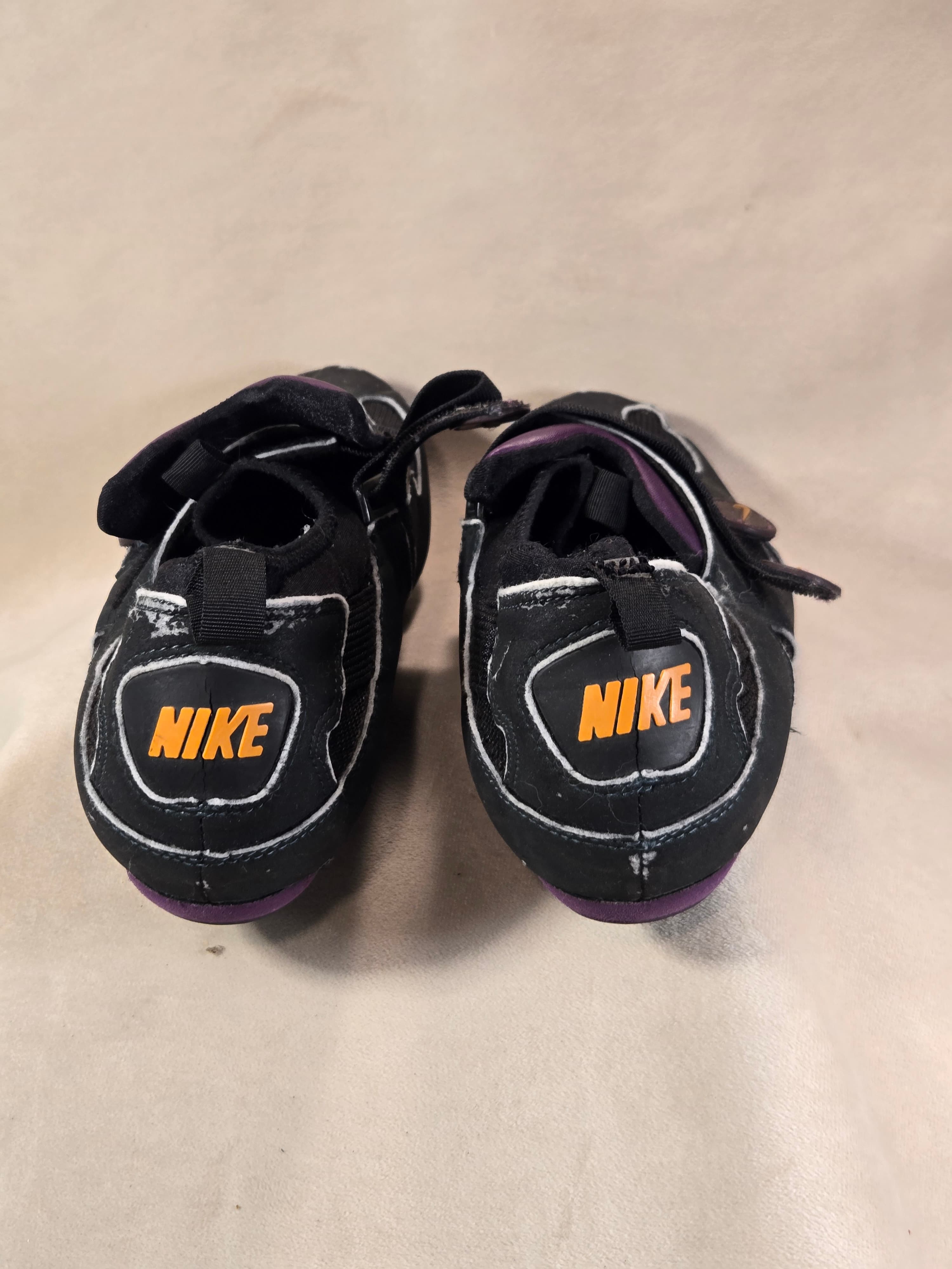 Nike Climbing Shoes with Velcro Straps - Thumbnail 4