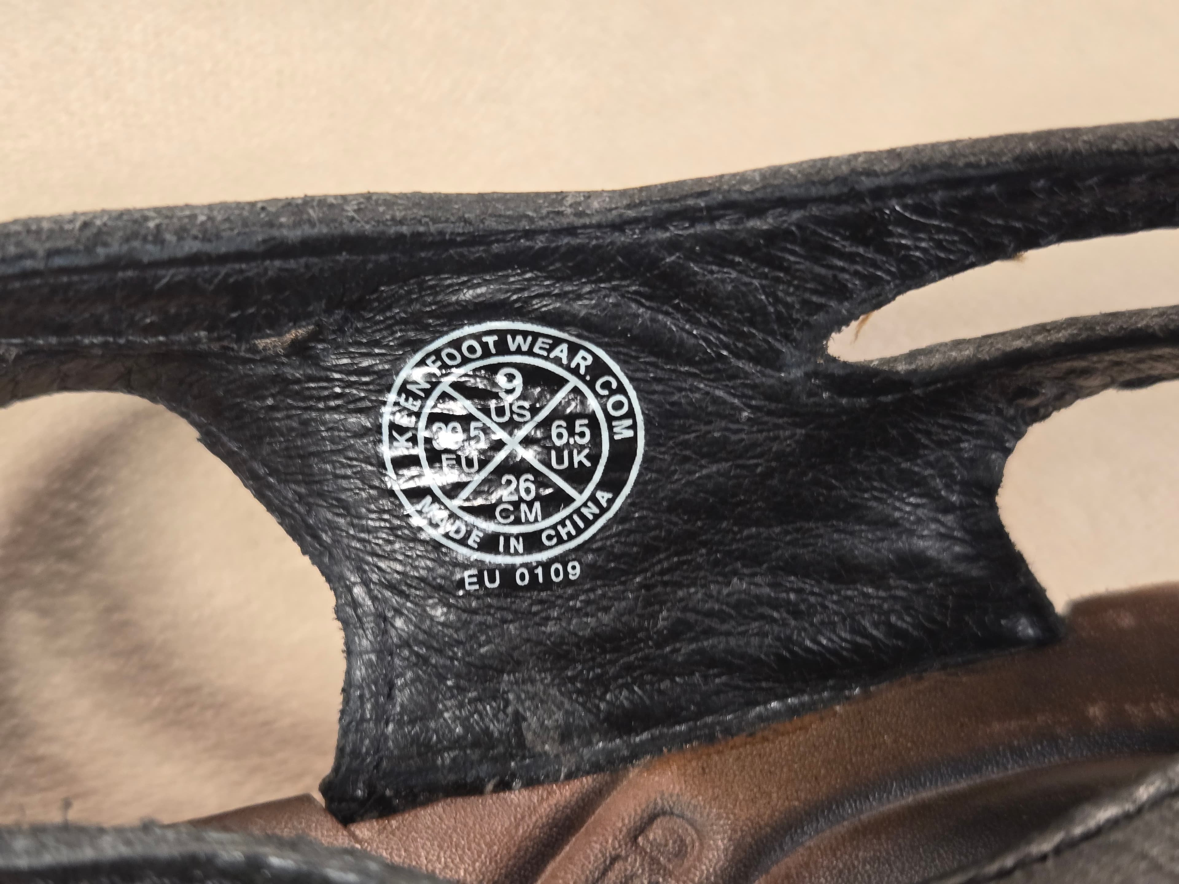 KEEN Daytona Black Leather Slide Sandals Hiking Comfort Women's Size 9 Good - Thumbnail 5